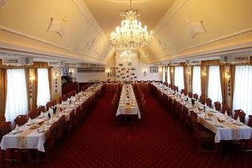 Korona Wellness, Rendezvény és Borszálloda