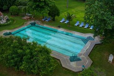 בית מלון כפרי Narain Niwas Palace