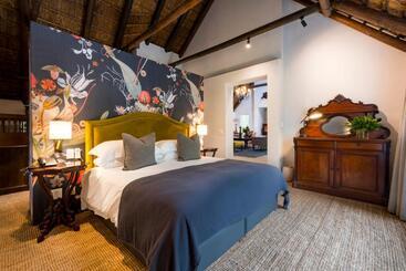 هتل Hunters Country House