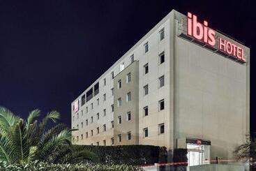 Отель Ibis Toulon La Valette