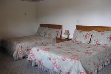 Clarketon Motel   Maggie Valley