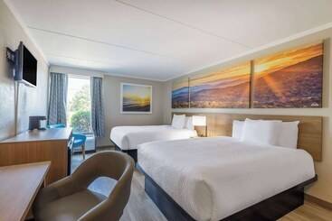 酒店 Days Inn & Suites By Wyndham Fort Bragg/cross Creek Mall