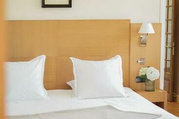 호텔 Hostellerie De Levernois
