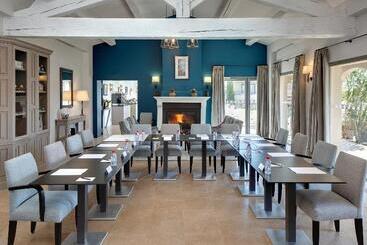 ホテル La Bastide De Biot