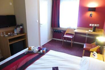 هتل Mercure Hexagone Luxeuil