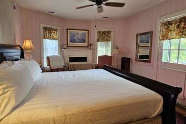 酒店 Parsonage Inn Bed And Breakfast