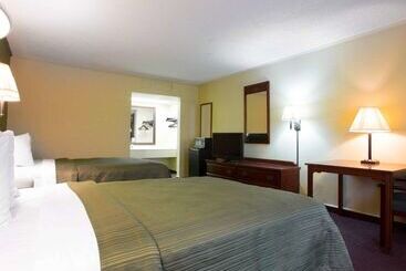 هتل Rodeway Inn Harbison Area