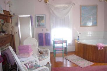 هتل Blooming Garden Inn