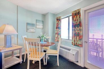 Blue Water Resort 1103