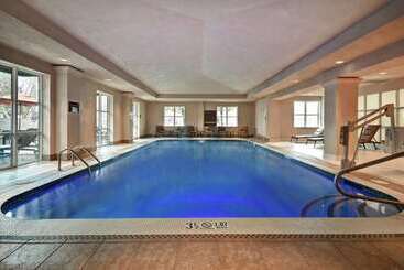 فندق Embassy Suites Little Rock