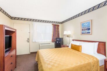 Отель Knights Inn Madera