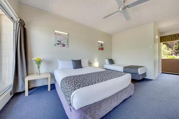 Camelot Motel