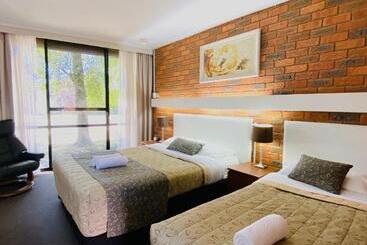 Connells Motel & Serviced Apartments