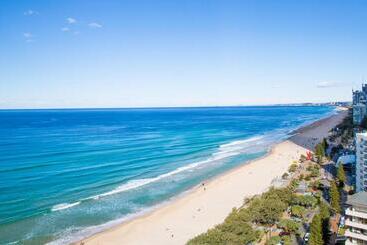 هتل Chateau Beachside Resort