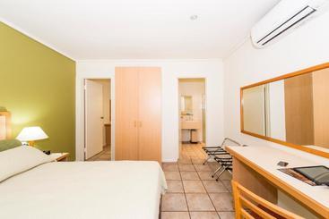 هتل The Cambridge Kununurra