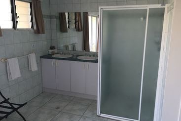 هتل Mediterranean All Suites