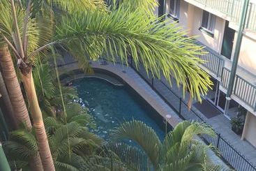 هتل Mediterranean All Suites