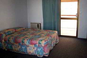 استراحتگاه Heavitree Gap Outback Lodge