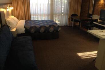 The Central Hotel Motel Lakes Entrance