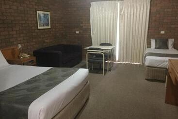 בית מלון כפרי Sportslander Motor Inn