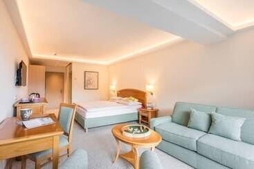 Alpin  Das Sporthotel   Ski In Ski Out Cityxpress, Summercard Included