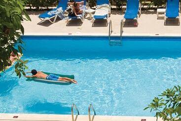 리조트 Butterfly Beach