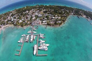 Valentines Resort & Marina