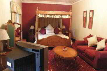 Отель Glenspean Lodge