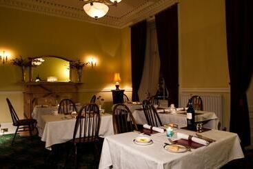 Отель The Ben Doran Guest House