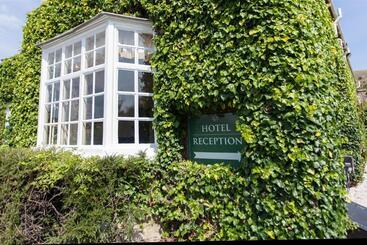 Отель The Izaak Walton Country House