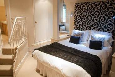 Buckland Tout-Saints Hotel