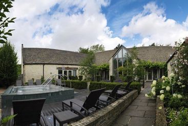 هتل Calcot  & Spa