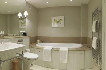 هتل Calcot  & Spa