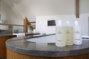 هتل Calcot  & Spa