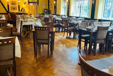 בית מלון כפרי Crown & Cushion