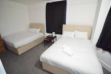 فندق Gatwick Birchwood Lodge