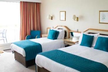 Отель The Hannafore Point