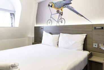 Отель Heeton Concept Kensington London