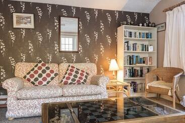 Отель Gwesty Minffordd