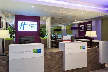 Отель Holiday Inn Express Harlow, An Ihg