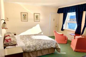 Lochalsh Hotel With Views To The Beautiful Isle Of Skye