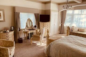 호텔 Nuthurst Grange Country House