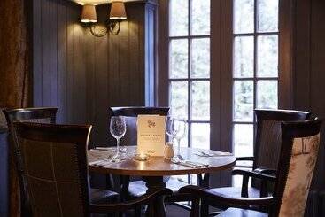 فندق Old Mill By Chef & Brewer Collection