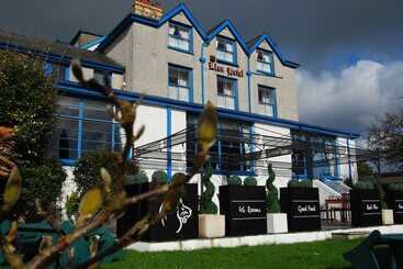 Lion Hotel & Studio Apartments