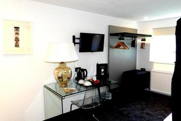 בית מלון כפרי The Lion