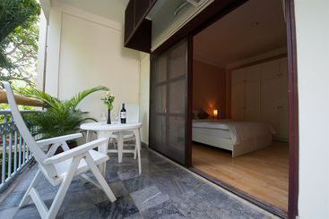 호텔 Embassy Place