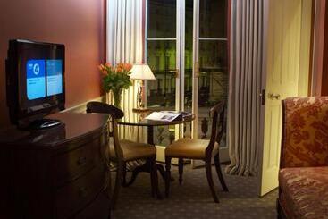 ホテル Roseate House London