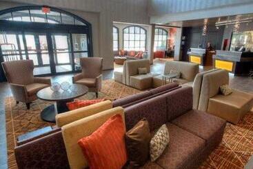 בית מלון כפרי Courtyard By Marriott Waterloo St. Jacobs