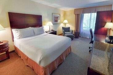 בית מלון כפרי Quality Inn