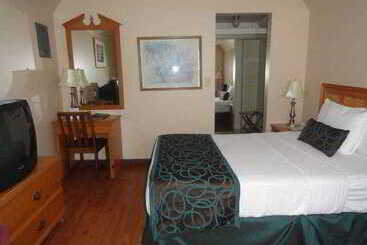 Super 8 By Wyndham Gananoque Country Squire Resort